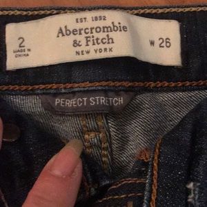EUC Sz 2 Abercrombie Jean booty shorts